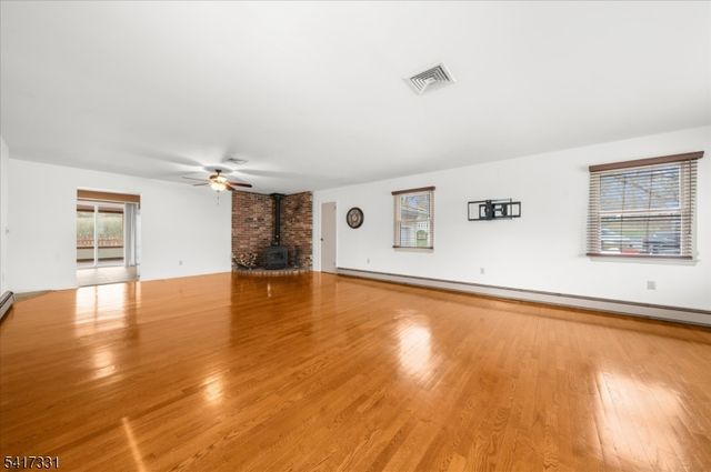 35 Marudy Dr, Clinton Town, NJ 08809