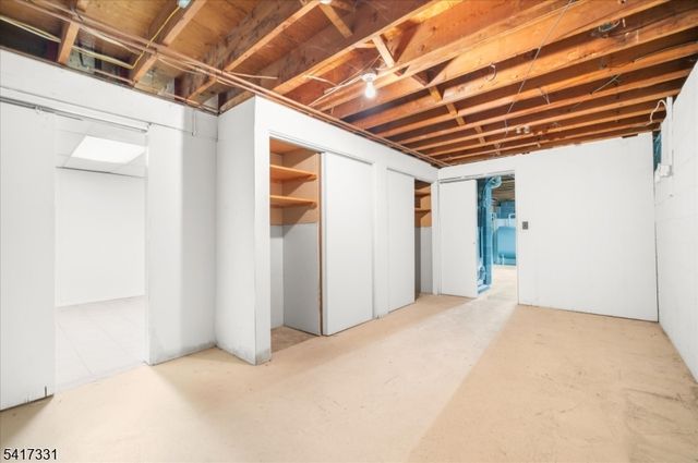 35 Marudy Dr, Clinton Town, NJ 08809