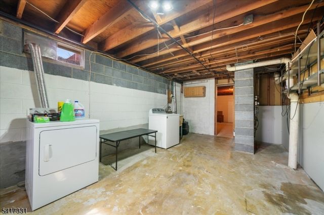 35 Marudy Dr, Clinton Town, NJ 08809