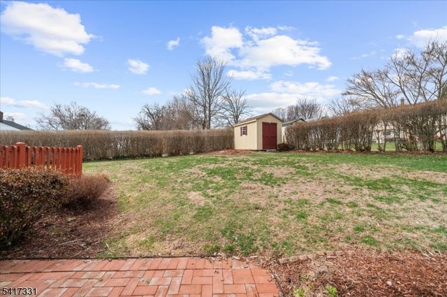 35 Marudy Dr, Clinton Town, NJ 08809