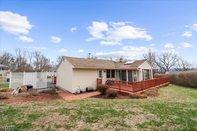 35 Marudy Dr, Clinton Town, NJ 08809