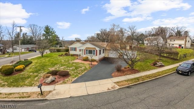 35 Marudy Dr, Clinton Town, NJ 08809