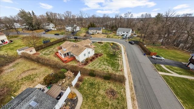 35 Marudy Dr, Clinton Town, NJ 08809