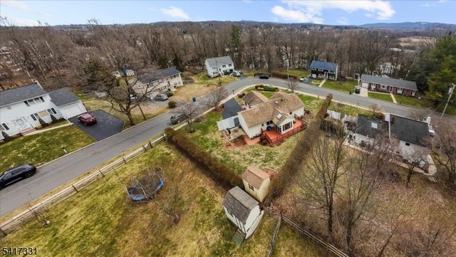 35 Marudy Dr, Clinton Town, NJ 08809