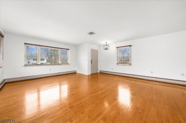 35 Marudy Dr, Clinton Town, NJ 08809