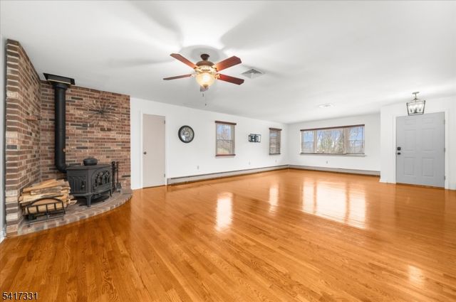 35 Marudy Dr, Clinton Town, NJ 08809