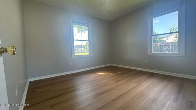 13213 Ashlawn Dr, Louisville, KY 40272