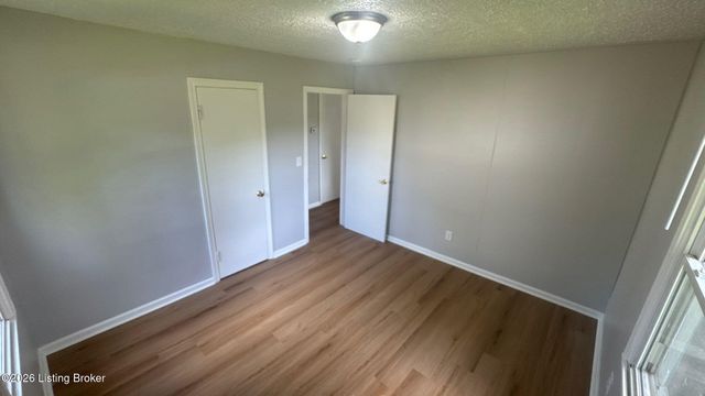 13213 Ashlawn Dr, Louisville, KY 40272