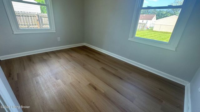 13213 Ashlawn Dr, Louisville, KY 40272