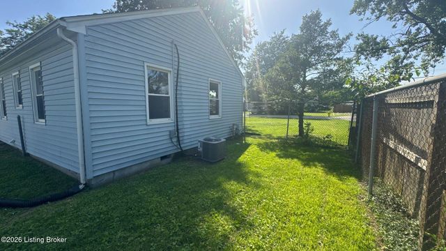13213 Ashlawn Dr, Louisville, KY 40272