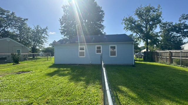 13213 Ashlawn Dr, Louisville, KY 40272