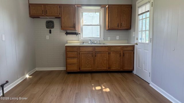13213 Ashlawn Dr, Louisville, KY 40272
