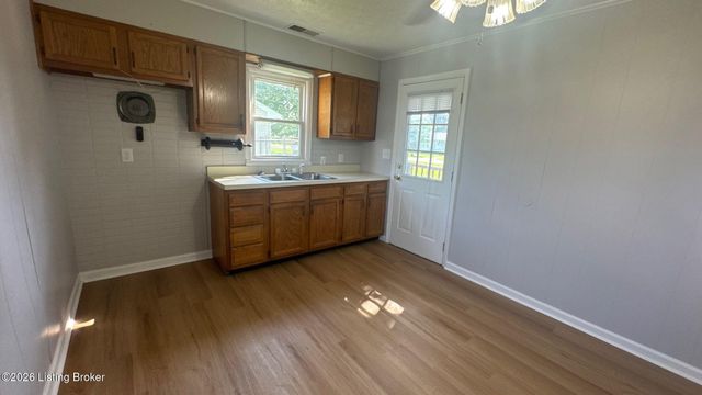 13213 Ashlawn Dr, Louisville, KY 40272