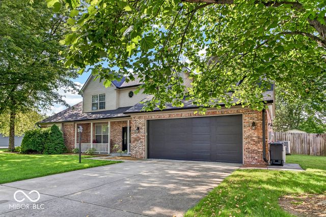 5225 W Stonehaven Lane, New Palestine, IN 46163