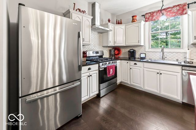 5225 W Stonehaven Lane, New Palestine, IN 46163