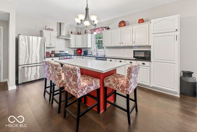 5225 W Stonehaven Lane, New Palestine, IN 46163