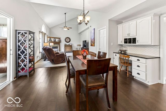 5225 W Stonehaven Lane, New Palestine, IN 46163