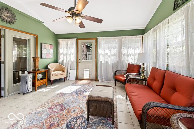 5225 W Stonehaven Lane, New Palestine, IN 46163