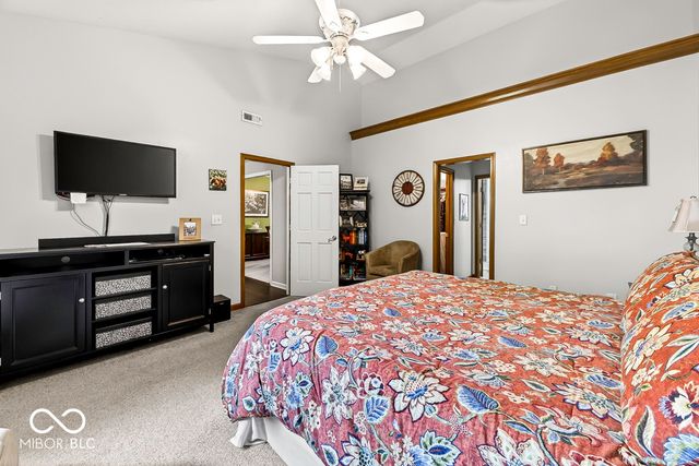 5225 W Stonehaven Lane, New Palestine, IN 46163
