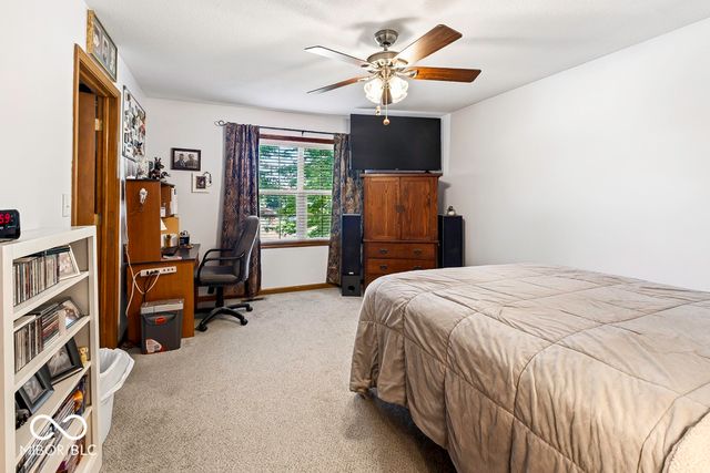 5225 W Stonehaven Lane, New Palestine, IN 46163