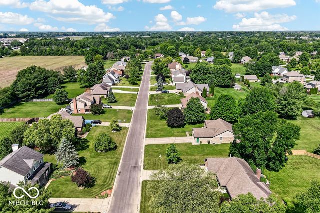 5225 W Stonehaven Lane, New Palestine, IN 46163