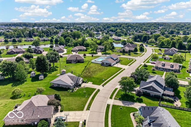 5225 W Stonehaven Lane, New Palestine, IN 46163