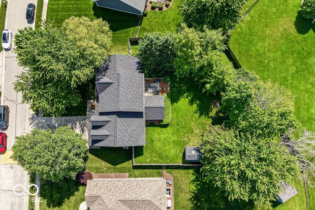 5225 W Stonehaven Lane, New Palestine, IN 46163