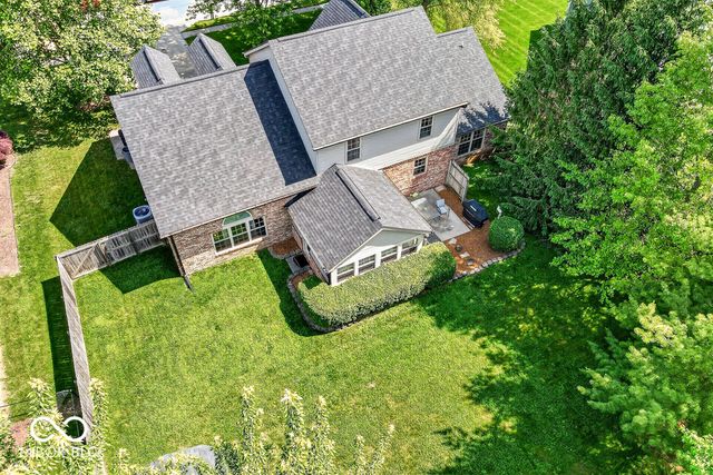 5225 W Stonehaven Lane, New Palestine, IN 46163