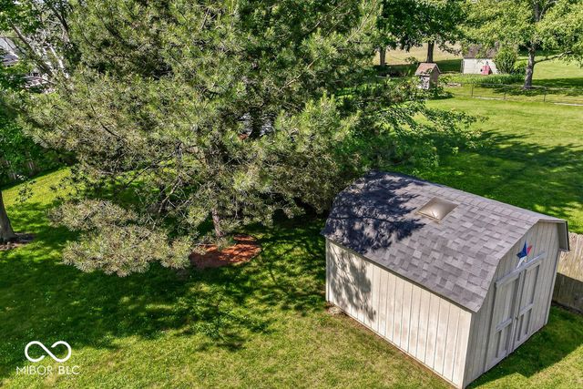 5225 W Stonehaven Lane, New Palestine, IN 46163