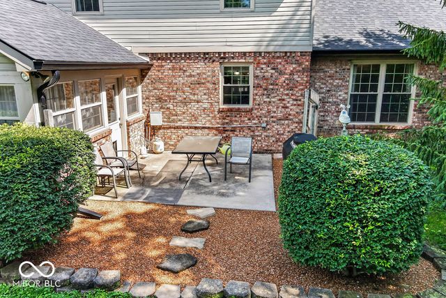 5225 W Stonehaven Lane, New Palestine, IN 46163
