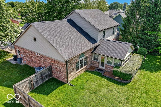 5225 W Stonehaven Lane, New Palestine, IN 46163