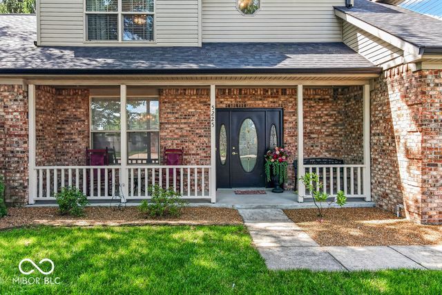 5225 W Stonehaven Lane, New Palestine, IN 46163