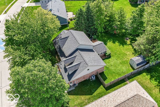 5225 W Stonehaven Lane, New Palestine, IN 46163