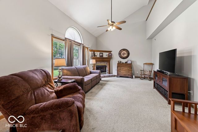 5225 W Stonehaven Lane, New Palestine, IN 46163