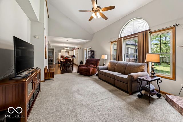 5225 W Stonehaven Lane, New Palestine, IN 46163