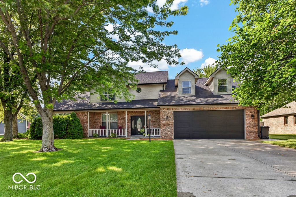 5225 W Stonehaven Lane, New Palestine, IN 46163