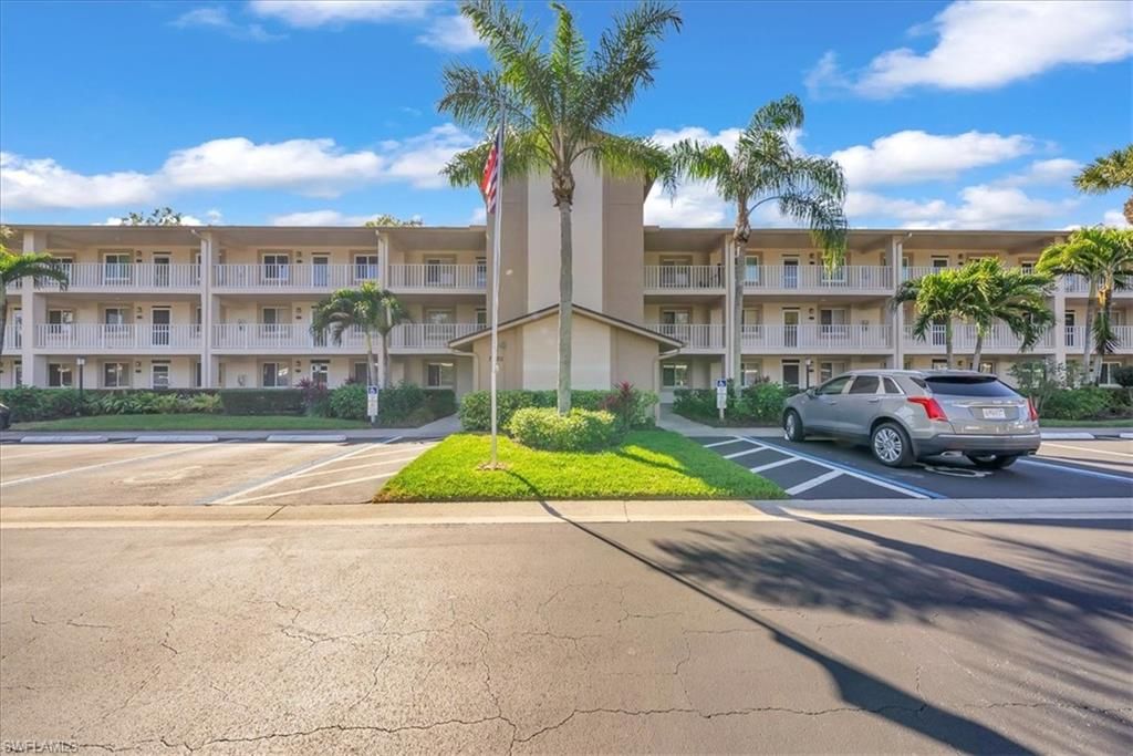 7320 Glenmoor LN 2304, NAPLES, FL 34104 — exterior
