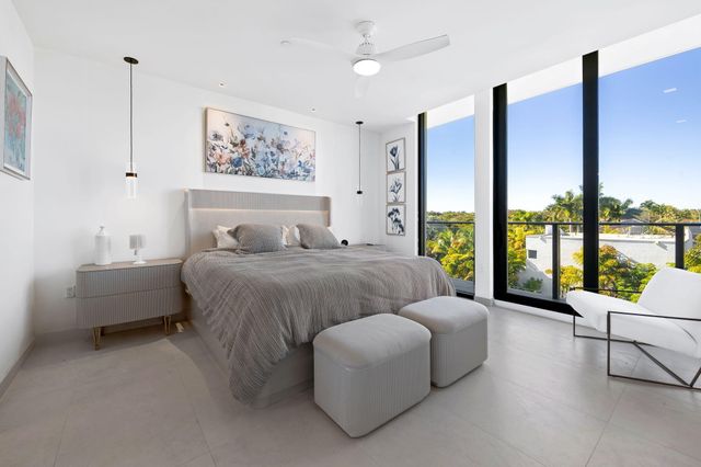 3581 E Glencoe Street 408, Miami, FL 33133