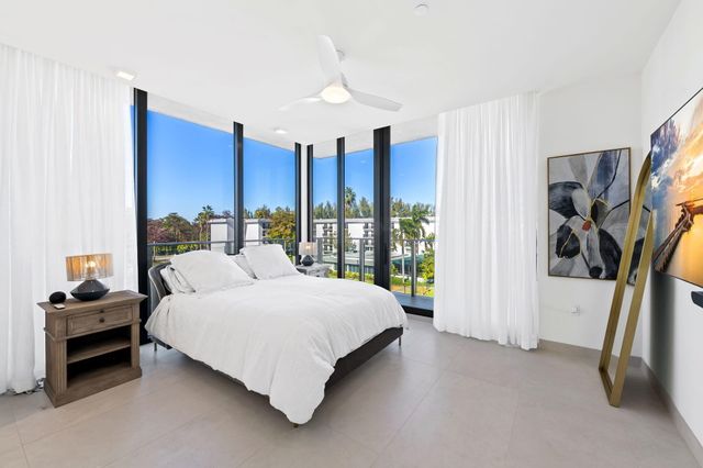 3581 E Glencoe Street 408, Miami, FL 33133