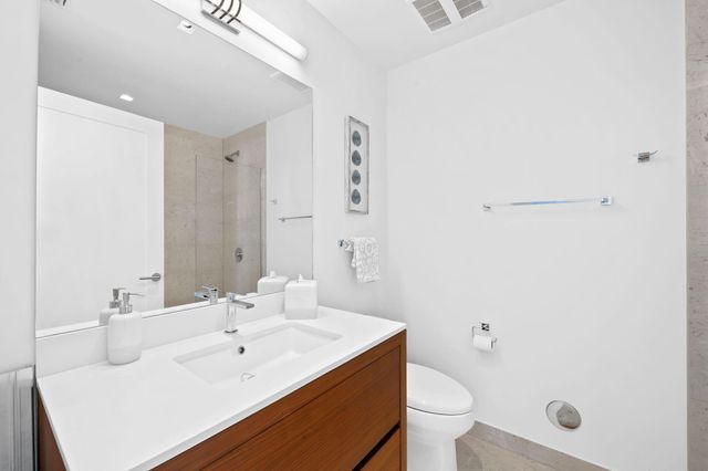 3581 E Glencoe Street 408, Miami, FL 33133