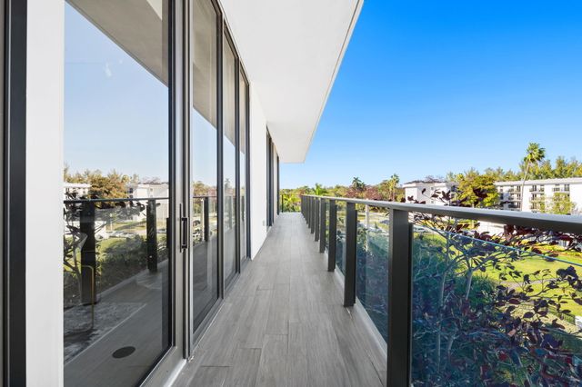 3581 E Glencoe Street 408, Miami, FL 33133