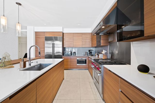 3581 E Glencoe Street 408, Miami, FL 33133