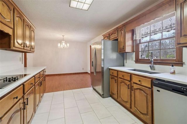 3180 NE Spring Lake NE Drive, Conyers, GA 30013