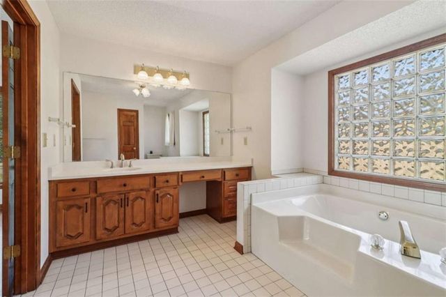 3180 NE Spring Lake NE Drive, Conyers, GA 30013