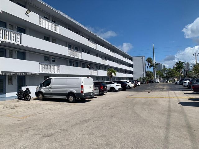1333 E Hallandale Blvd 143, Hallandale Beach, FL 33009