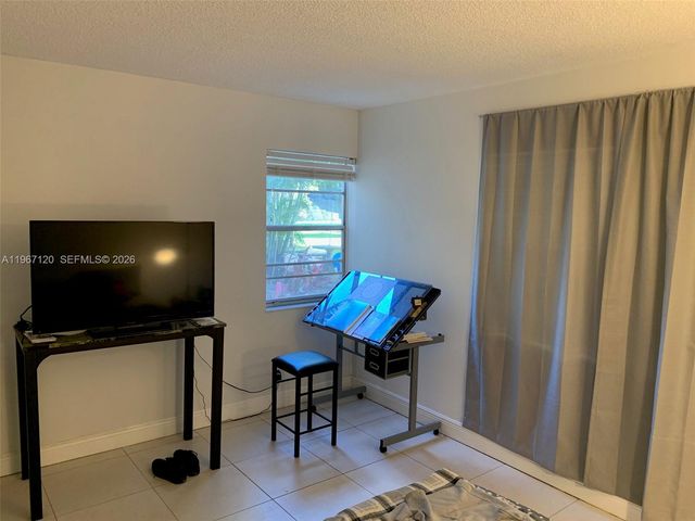 1333 E Hallandale Blvd 143, Hallandale Beach, FL 33009