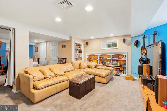 284 TRENT RD, Wynnewood, PA 19096