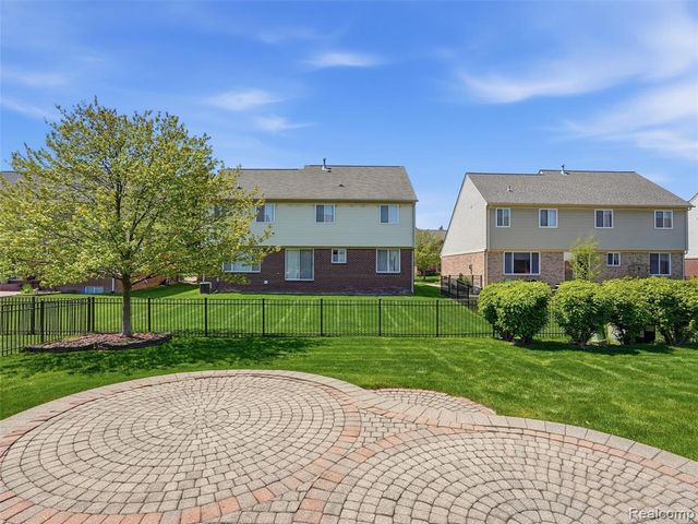 38257 Plumhollow Drive, Sterling Heights, MI 48312