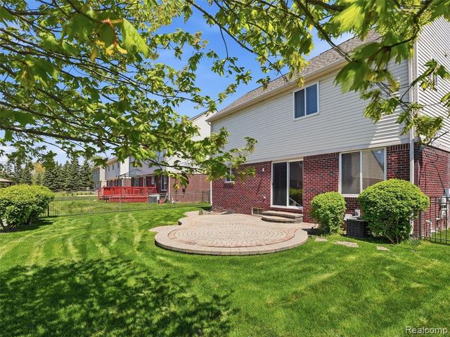 38257 Plumhollow Drive, Sterling Heights, MI 48312