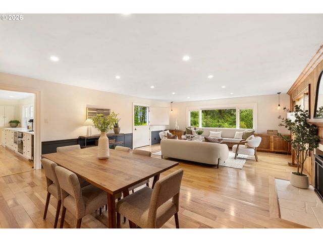 3926 Sw MARTINS Ln, Portland, OR 97239